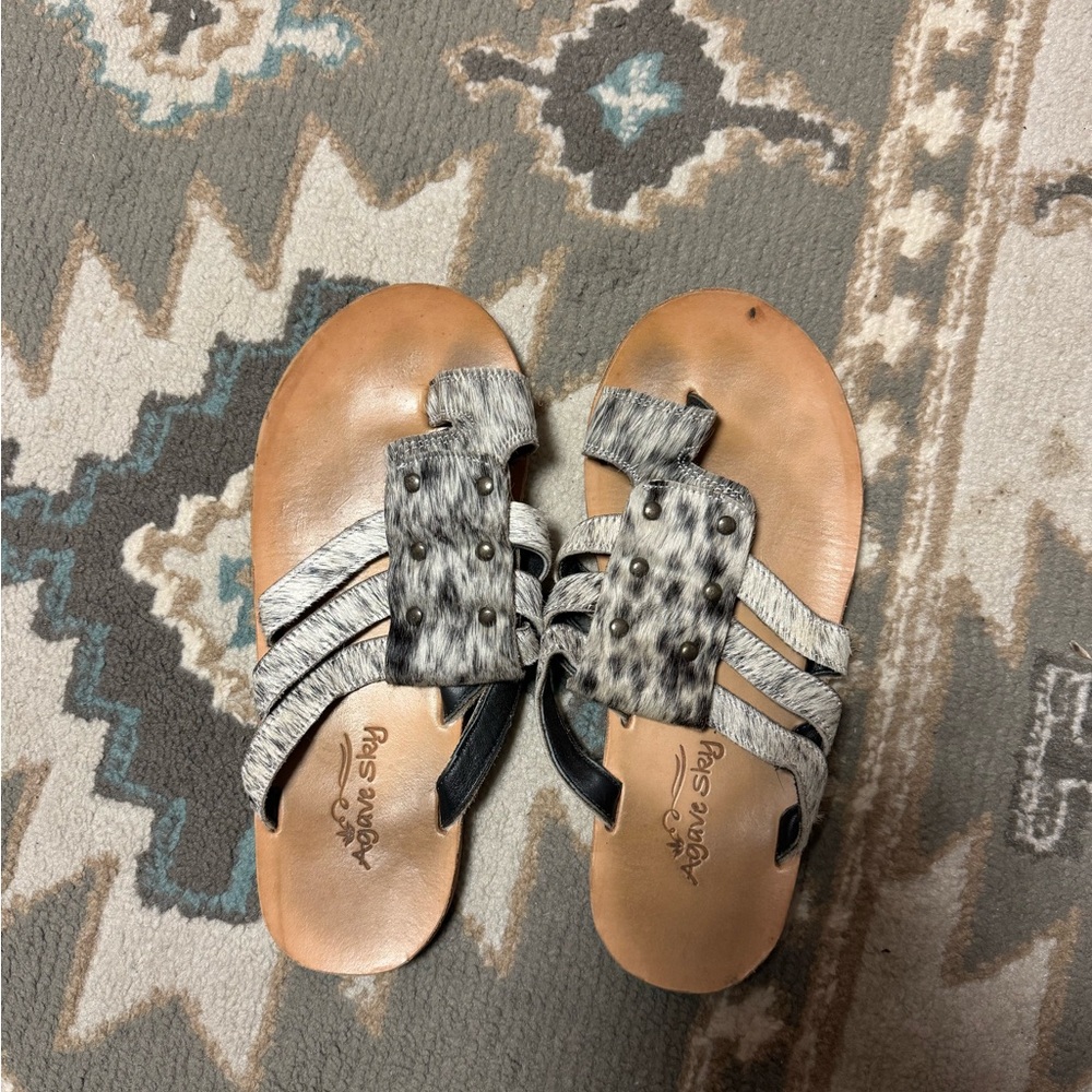 Agave sky cowhide sandals